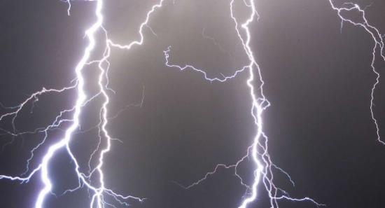 Severe Lightning Warning Issued for Four Districts